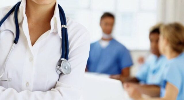 Rritje pagash për “bluzat e bardha”