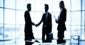 Administrata publike arrin në 87,112 punonjës – Cilat janë institucionet që kanë më shumë staf