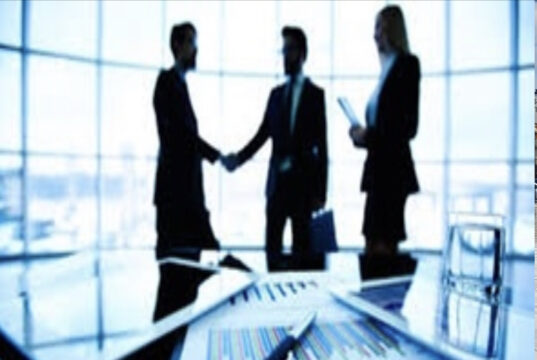 Administrata publike arrin në 87,112 punonjës – Cilat janë institucionet që kanë më shumë staf