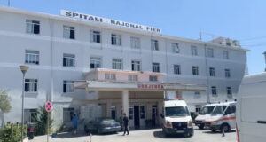 Fier – Hetim për vd*kjen e një 63-vjeçari në spitalin rajonal, dyshohet për neglizhencë mjekësore