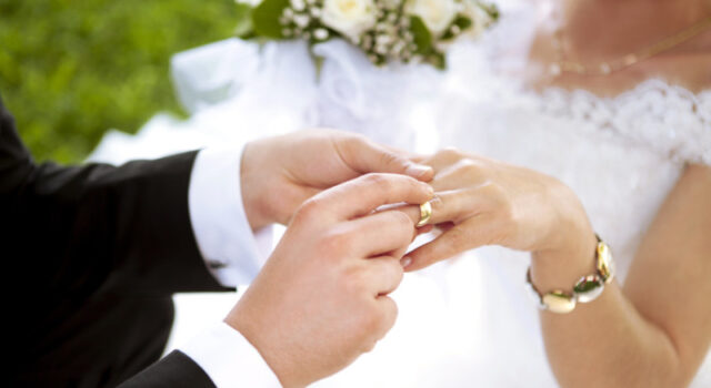 Martesat në rënie, divorcet në rritje: Shqipëria përballë një krize familjare