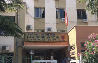 Fier/ Dh*noi për vd*kje 80-vjeçarin pasi nuk i dha birra, dënohet me 12 vite burg autori