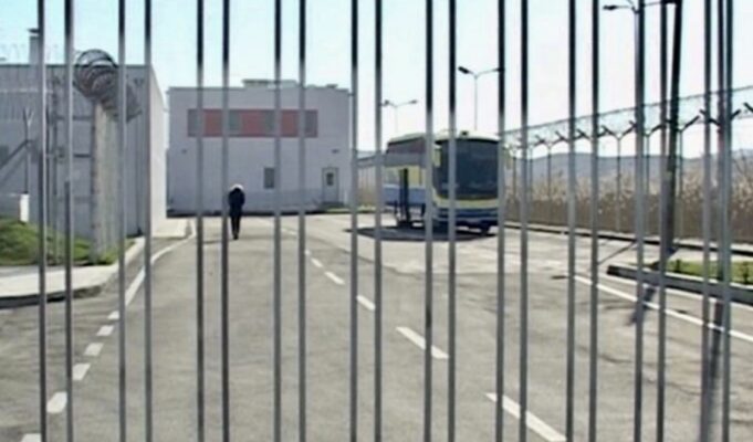 Sistemi antidron vendoset në burgjet e sigurisë së lartë për të ndalur hyrjen e sendeve të jashtëligjshme