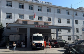 3 ngjarje në Fier: Procedim për drejtim pa leje, një i d*mtuar me moto-sharrë dhe makinë në fl*kë