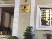 FIER -Pezullohet noterja pasi hartonte akte noteriale të falsifikuara në emër të kolegëve
