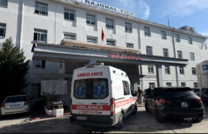 Pezullohen nga detyra 3 mjek te Spitalit FIER