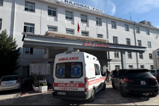 Aksident në aksin Levan–Tepelenë, 4 persona dërgohen në spital