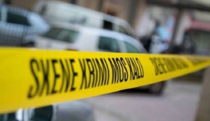 Gjendet i pa jetë ne rruge 65-vjeçari, dyshohet se është vr*rë me a*më zjarri