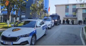 Fier – disa raste dh*ne dhe kon*likte të evidentuara nga Policia, një arrestim dhe disa procedime penale