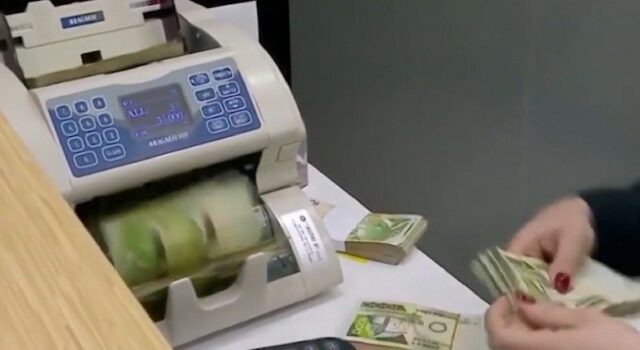 Para jashtë bankave: një rrezik i nënvlerësuar për ekonominë shqiptare