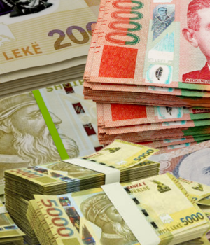 Borxhi i individëve arrin nivel rekord në Shqipëri-161 mijë lekë kredi për çdo banor