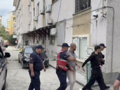 Gjykata Fier lë ne burg 4 nga të arrestuarit e piramidave online, detyrim paraqitje për 2 të tjerë