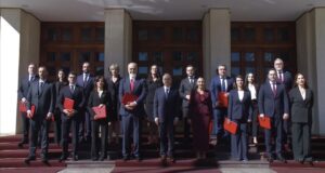 Kabineti i ministrave betohen në Presidencë