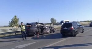 Makina përplaset me kamionin ne Lushnje-Fier nje i plagosur