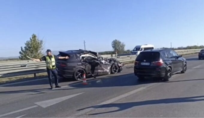 Makina përplaset me kamionin ne Lushnje-Fier nje i plagosur