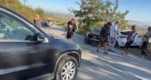 Aksident i trefishtë në aksin Fier–Cakran, plagoset një nga drejtuesit e mjeteve