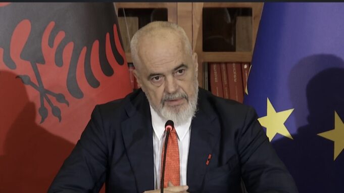 Rama reagon pas vendimit të Kushtetueses: “S’kam kapur të gjitha pushtetet”