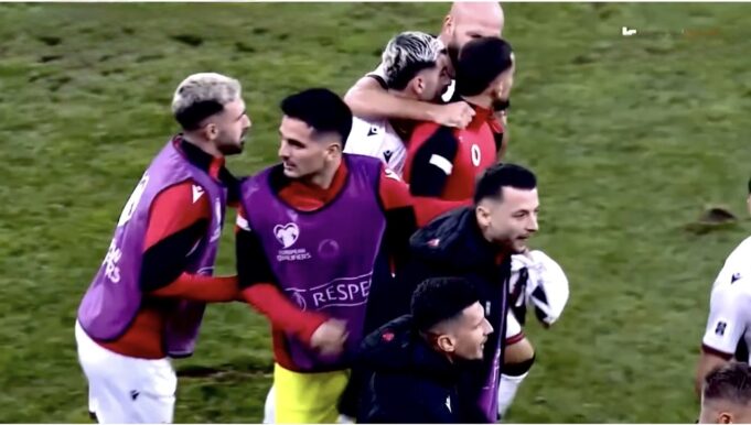 Kuqezinjtë triumfojnë ndaj Serbisë