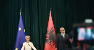 Von der Leyen mesazhe optimiste nga Tirana