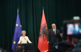 Von der Leyen mesazhe optimiste nga Tirana
