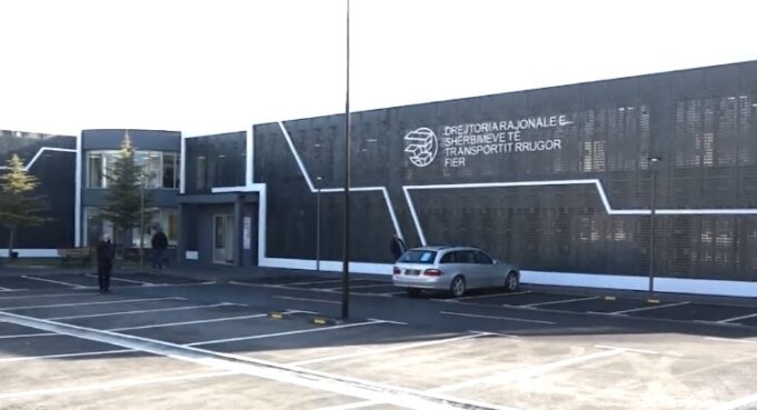 FIER-Emërohet drejtues i ri i Shërbimit të Transportit Rrugor