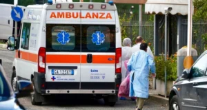 Nuk lironin pronën, 60-vjeçarja sh*mbi ndërtesën, 3 karabinerë humben jetën