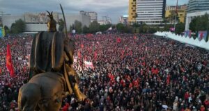 Jehonë në mediat ndërkombëtare për protestën për mbështetjen e UÇK në Tiranë