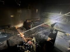 Zjarr në një banesë në Maliq, humb jetën nëna, fëmijët në spital