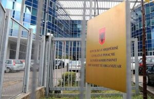 Zbulohen emrat e dy vartësve të Ballukut që u lanë në ‘arrest shtëpie’