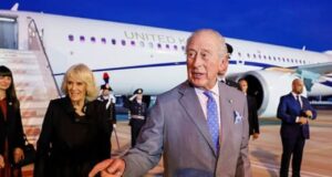 Mbreti Charles viziton Vatikanin — monarku i parë britanik që shkel aty pas gati 500 vitesh