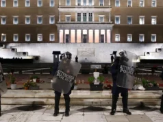 Protestë ne Greqi kundër amendamentit,policia greke rrethon monumentin e ushtarit te panjohur