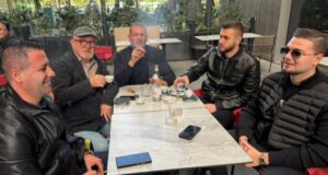 “Tom Doshi ia mbathi”, kreu i PSD i përgjigjet Berishës: O Sali mashtruesi, jam në mes të Tiranës