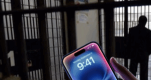 Kontroll i befasishëm në Burgun e Durrësit, 5 iPhone të fshehur në dyert e dusheve