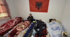 Naftaret e “Bankers” ne diten e 11-të në grevë urie