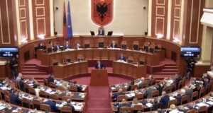 Kreu i SPAK, raporton në Kuvend-Nën hetim 33-ish zyrtarë të lartë.