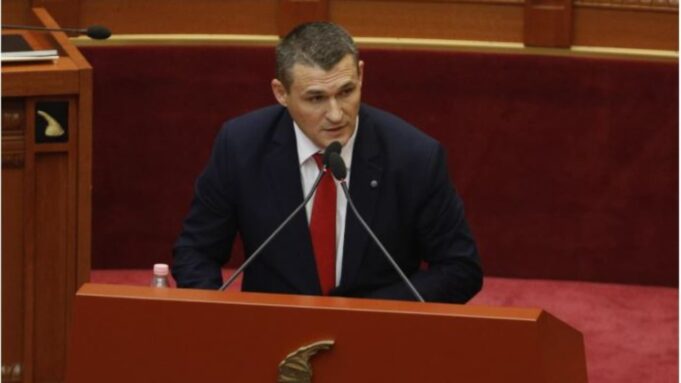 Dumani: Nuk kemi evidentuar asnjë politikan si pjesëtar të bandave kriminale