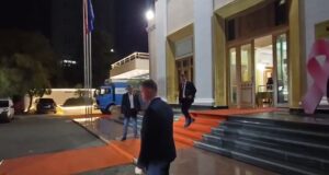 Altin Dumani largohet nga Parlamenti pasi raportoi para deputetëve per mbi 2 ore