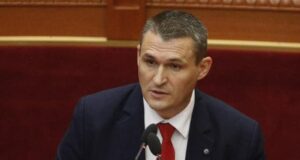 Dumani pyetet për Ballukun: S’kam koment, prokurori nuk më ka shprehur shqetësime