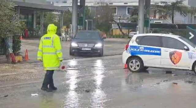 Fier/ Makina e policise përplaset me automjetin e policisë rrugore,2 te plagosur