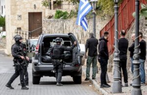 GREQI/ 3 të vd*kur dhe 15 të pl*gosur nga një h*kmarrje mes 2 familjeve.