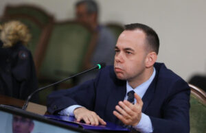 Lirohet nga burgu ish-deputeti Alqi Bllako