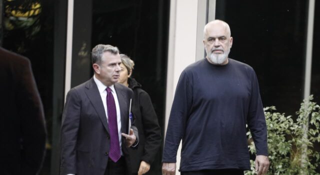 Përfundon mbledhja e Ramës dhe deputetëve të PS në seli