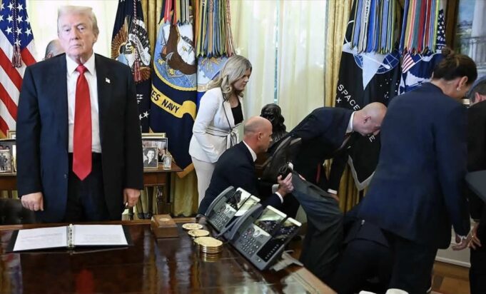 Mysafir i Trump humb ndjenjat gjatë konferencës në Zyrën Ovale