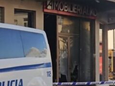 Vlorë/ Përfshihet nga flakët një mobileri, dyshohet zjarrvënie e qëllimshme