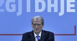 Berisha lajmëron protestë me 17 nëntor përpara kryeministrisë