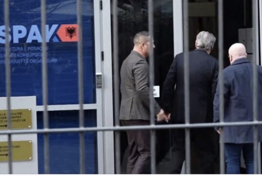 Masa “detyrim paraqitje”, Sali Berisha shkon në SPAK për “Partizanin”