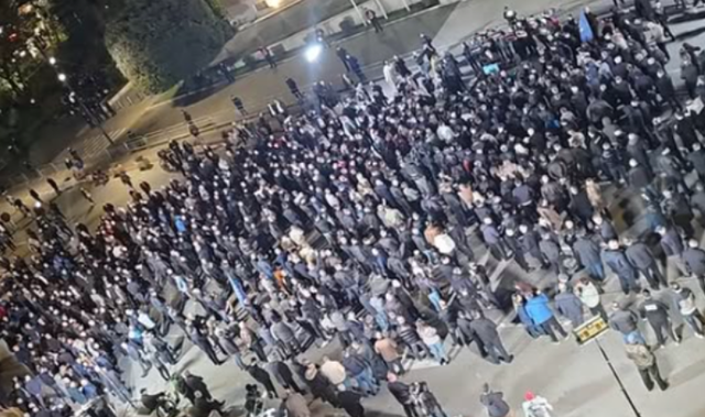 Balla komenton protesten: Kaq njerëz në Shkodër i cojmë krushq në dasëm