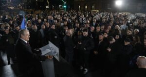 Mbyllet protesta e opozitës përpara Kryeministrisë, Berisha: Do mblidhemi çdo javë