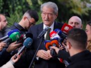 21 janari risjell tension – Berisha del i irrituar nga SPAK dhe përplaset me gazetarët: “Po bën punën e prokurorit ti?”