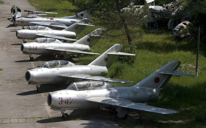 Hapet gara për ndërtimin e infrastrukturës së re në Bazën Ajrore të Kuçovës; fondi limit 10.9 milionë lekë